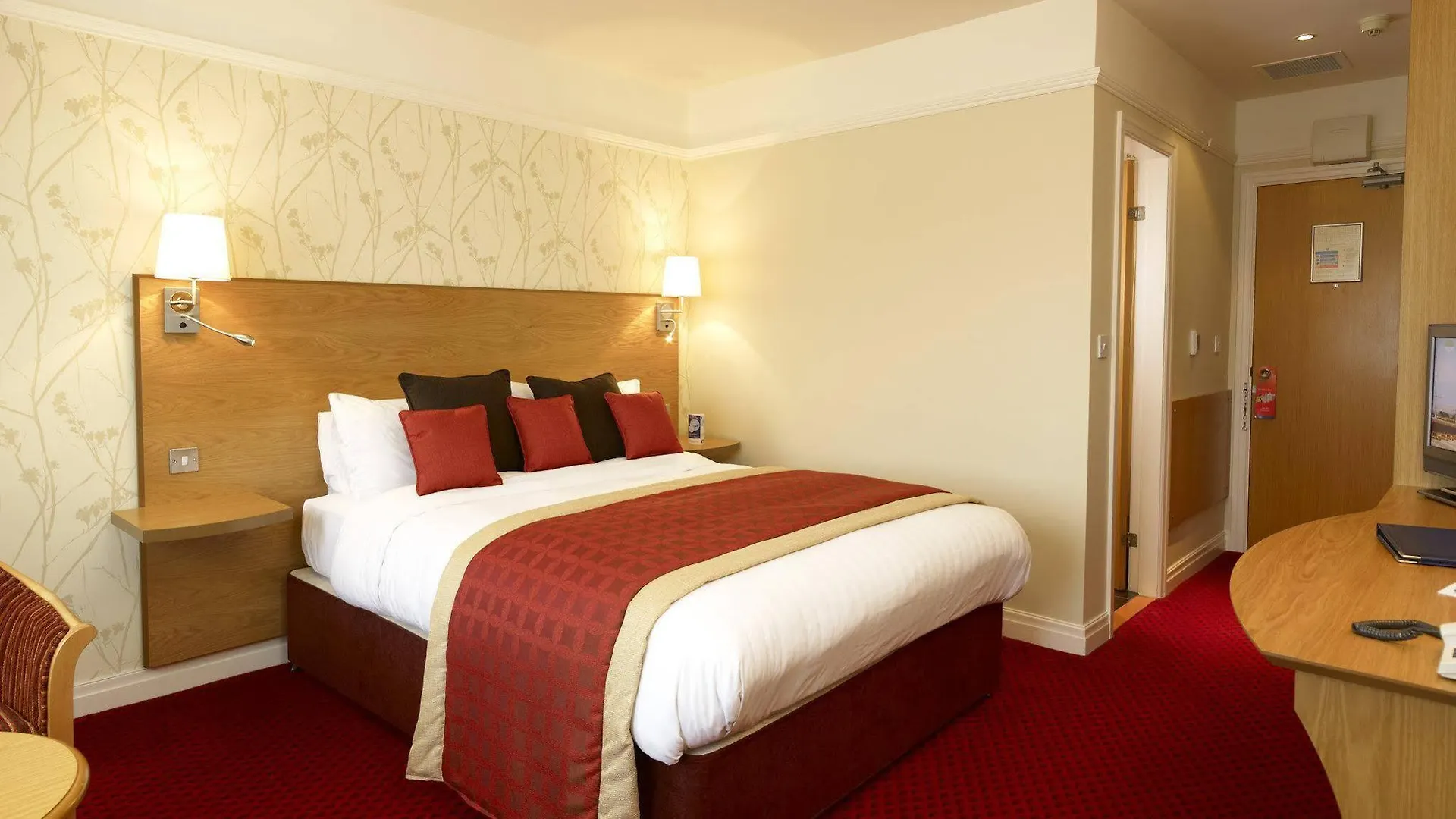 Best Western Plus Milford Hotel South Milford